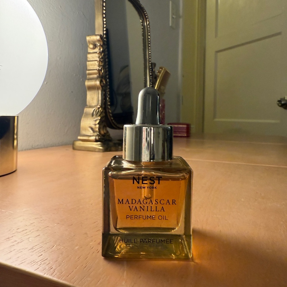 NEST Fragrances Madagascar Vanilla Perfume Oil - Gold and Silver